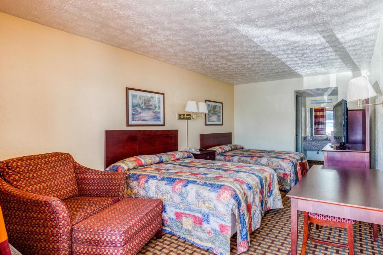 Oyo Hotel Decatur I-20 East & Wesley Club Dr Exterior photo