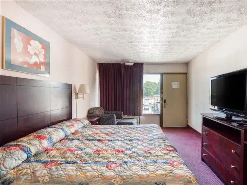 Oyo Hotel Decatur I-20 East & Wesley Club Dr Exterior photo